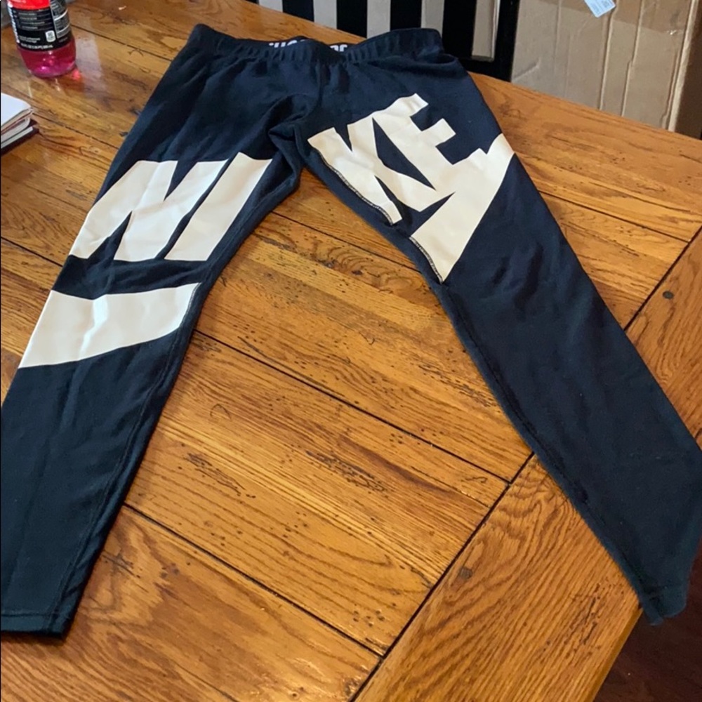 Nike Size medium leggings